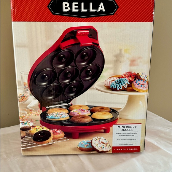 BELLA Mini Donut Maker (Like-New) - Picture 4 of 4